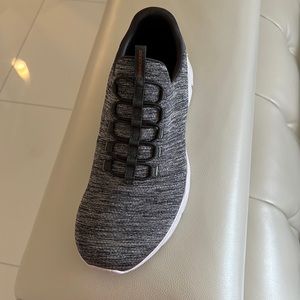 Sketchers Mens Size 11 Left sneaker ONLY extra Wide fit